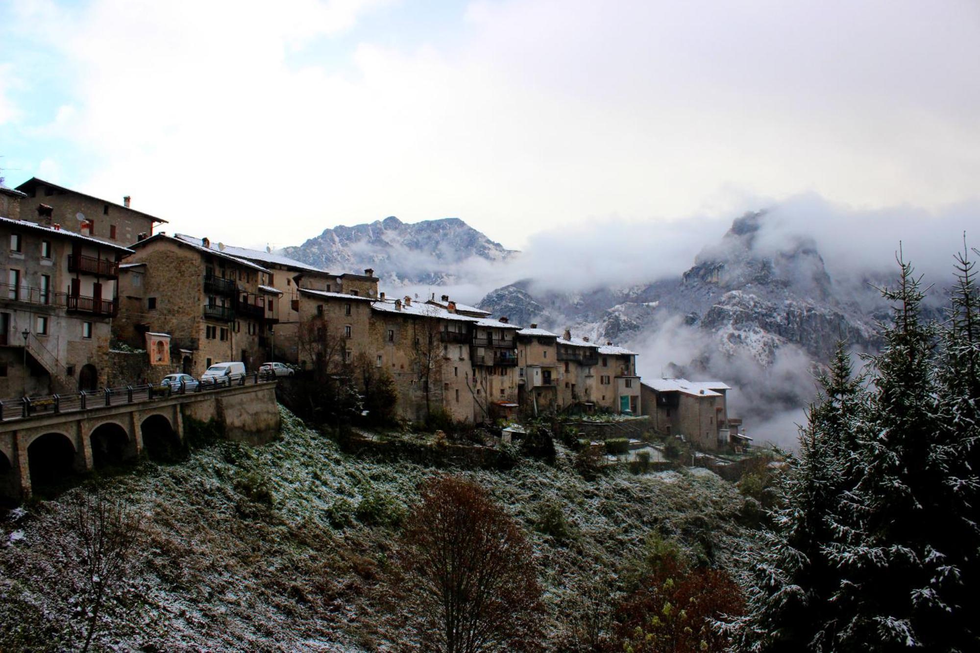 B&B Piccolo Tibet Lavenone Exteriör bild