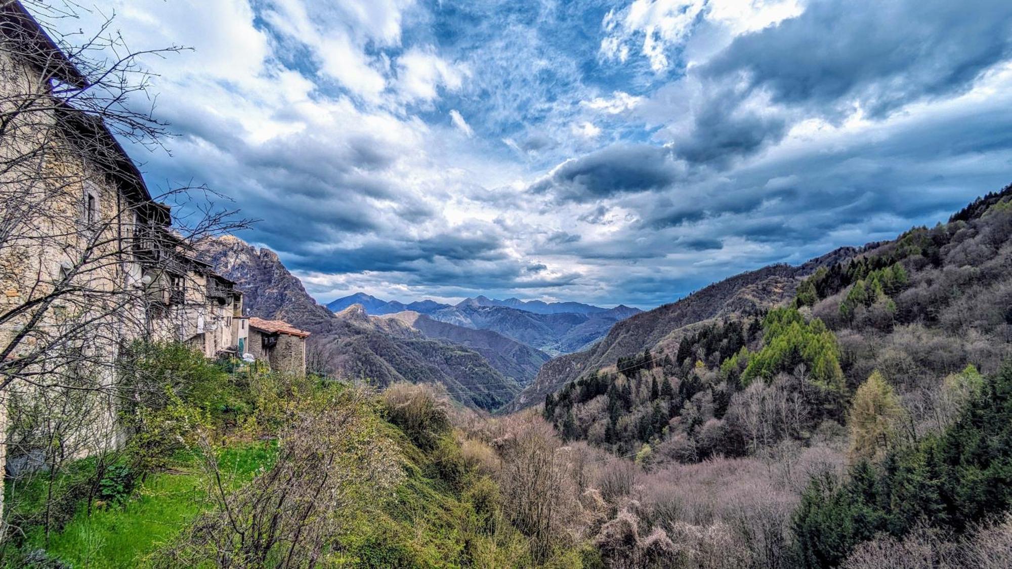 B&B Piccolo Tibet Lavenone Exteriör bild