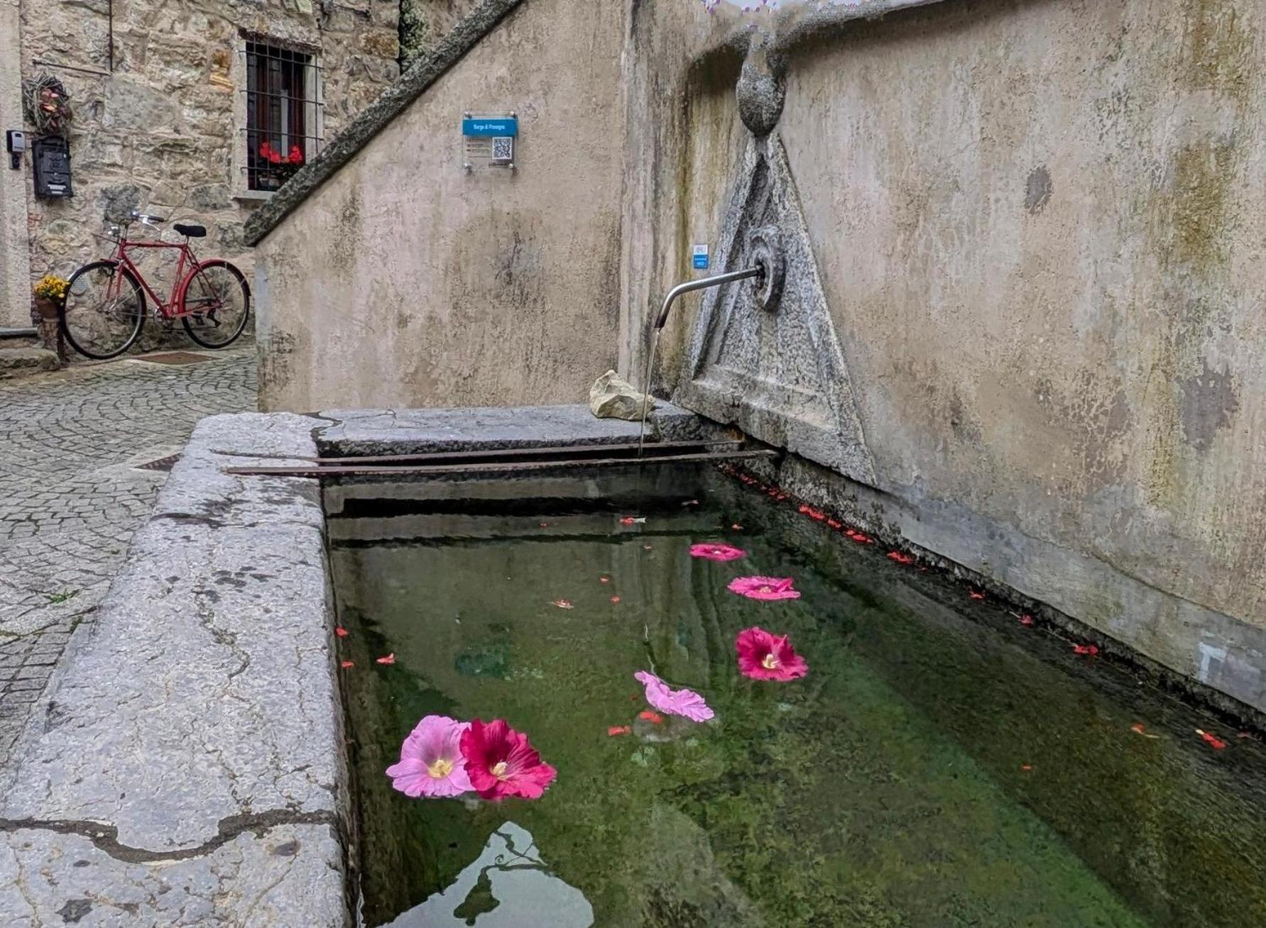 B&B Piccolo Tibet Lavenone Exteriör bild